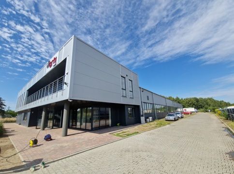 Hala produkcyjno-biurowa Azura  przegląd półorczny